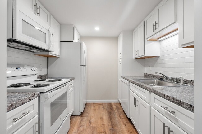 Building Photo - Folly Hill Meadows