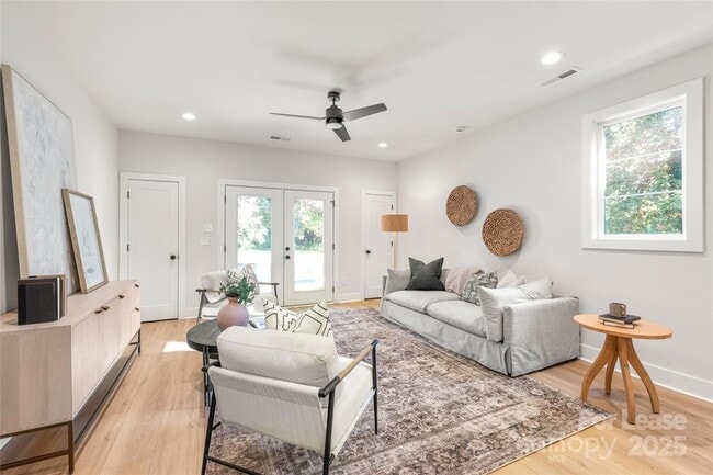 Photo - 1314 Carolyn Dr