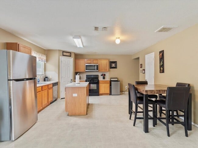 Photo - 5143 Roth Forest Ln