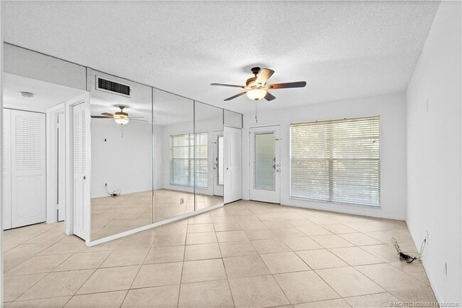 Photo - 2118 SE Edler Dr Unit B