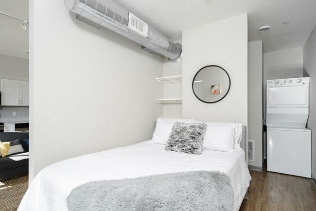 Photo - Arabella: 200 W 1st St - Cedar Falls