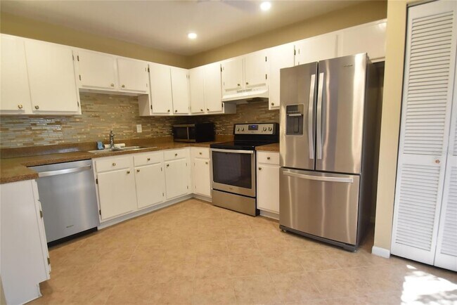 Photo - 1687 Brookhouse Cir Unit BR221