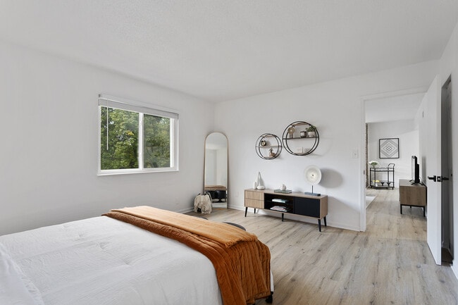 Light Filled Bedrooms - Kings Cove Apartments