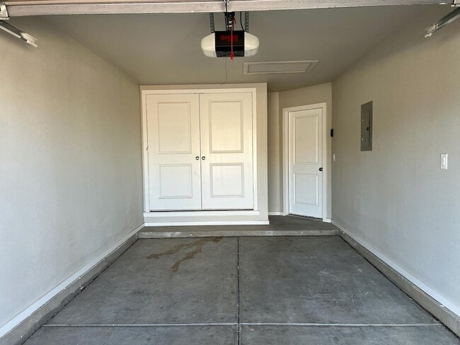 Photo - 2125 N Texas Ave Unit B