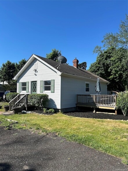 Photo - 1572 Main Rd