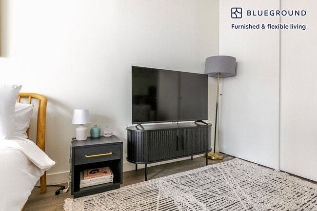 Photo - 21 E Chestnut St Unit SI FL12-ID1295