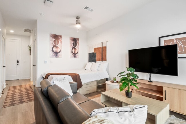 Building Photo - 701 Richmond Ave. Unit ID1335749P