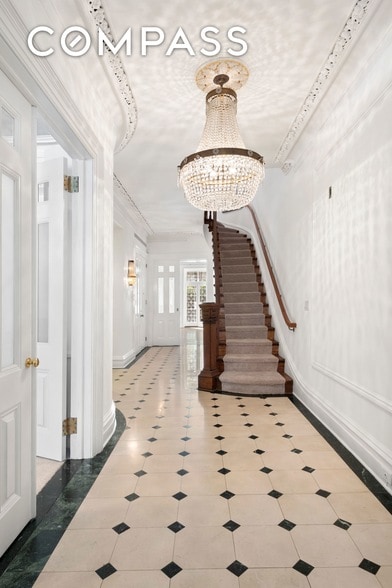 Photo - 114 E 30th St