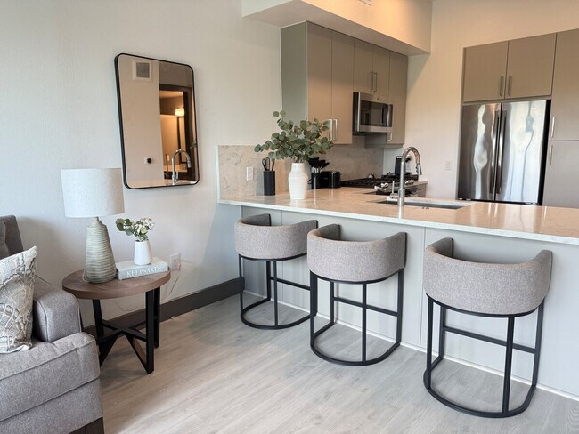 Photo - 4512-4518 Montrose Boulevard-SI ID1539477P Unit SI ID1539477P