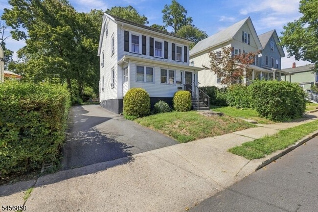 Photo - 73 Madison St