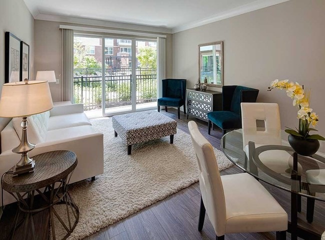 Photo - AMLI Deerfield