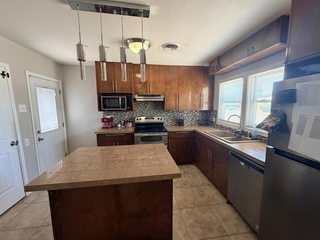 Photo - 1909 20th St
