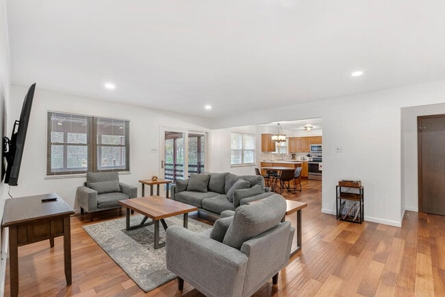 Photo - 1010 Providence Rd Unit SI ID1472908P