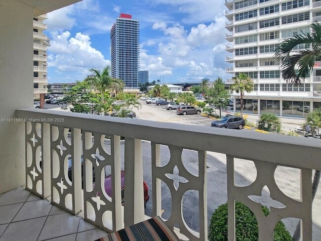 Photo - 1825 S Ocean Dr Unit 206