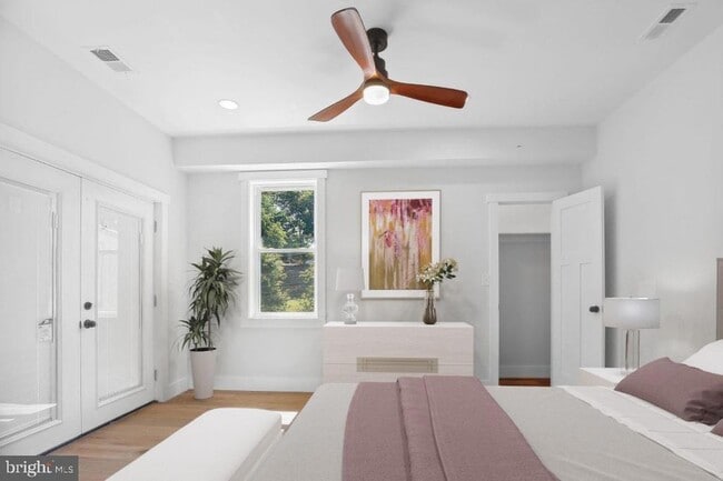 Photo - 1524 W Street SE Unit