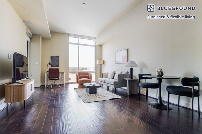 Building Photo - 214 Barton Springs Rd Unit FL9-ID338