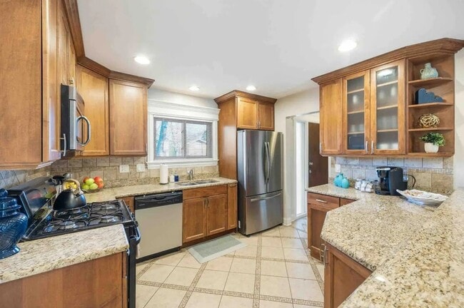 Photo - 408 N Windsor Dr