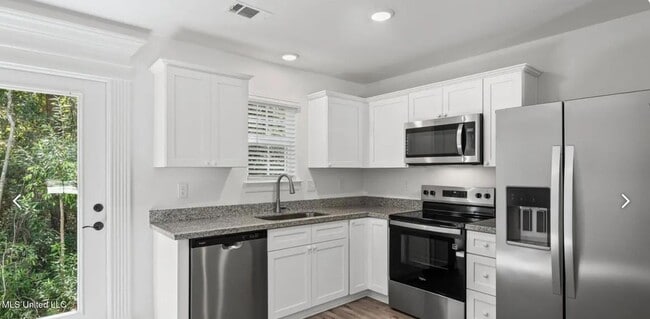 Photo - 913 Motsie Rd