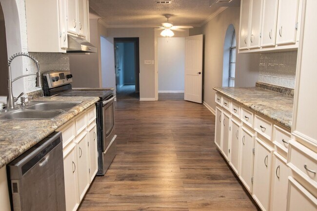 Photo - 3306 Timberlane Cir