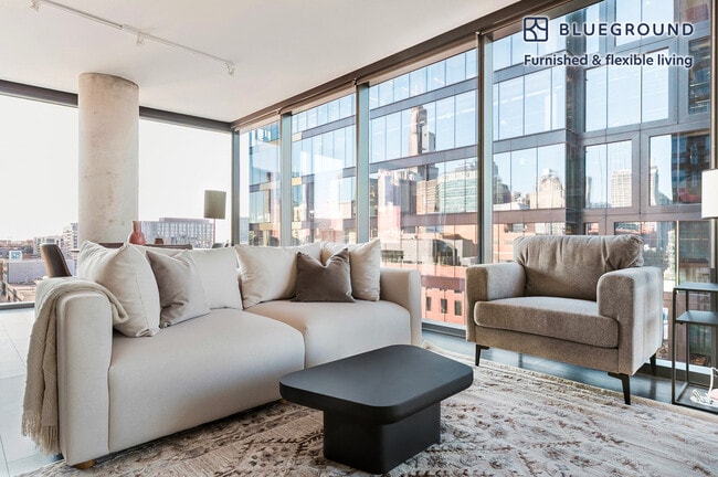 Building Photo - 730 W Couch Pl Unit FL12-ID1367