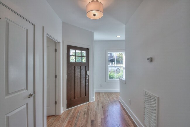 Photo - 1710 Nubell St