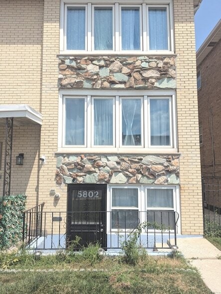 Photo - 5802 S Archer Ave Unit B