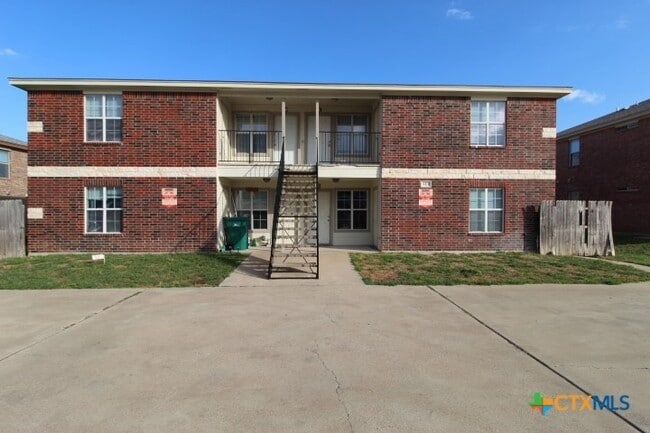 Building Photo - 413 Brittney Way Unit D