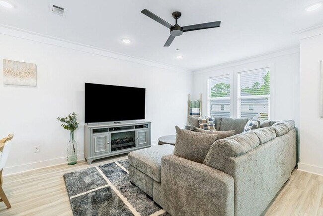 Photo - 125 Blue Eden Lp Unit SI ID1447105P