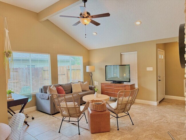 Photo - 20538 Blue Beech Dr Unit SI ID1607403P
