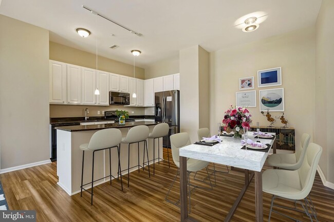 Photo - 2720 S Arlington Mill Dr Unit 1102