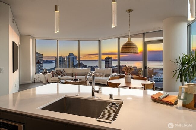 Photo - 2510 6th Ave