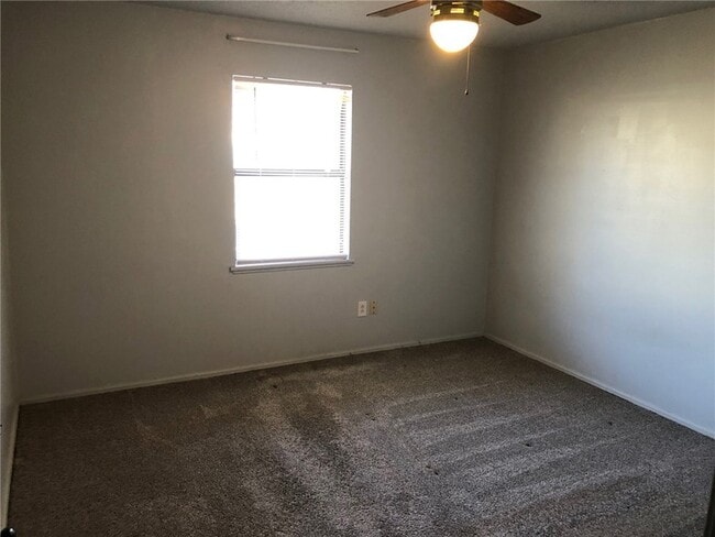 Photo - 300 E Benton St