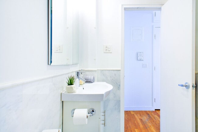 Photo - 149 E 62nd St Unit FL3-ID1021838P