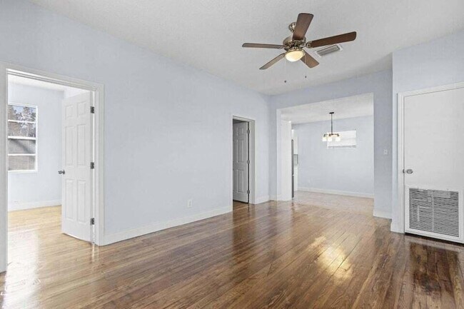 Photo - 139 Alma Ct