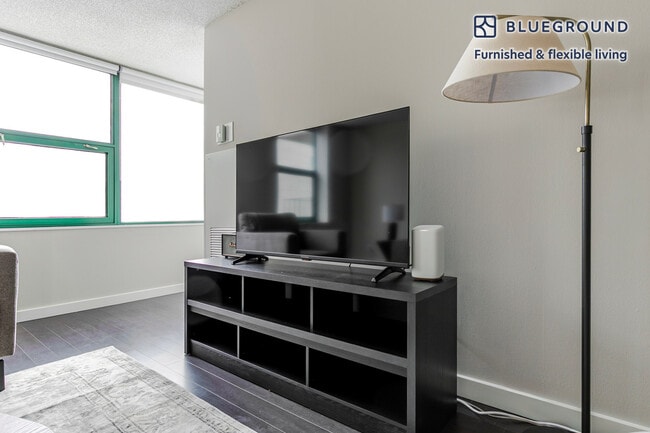 Photo - 77 W Huron St Unit SI FL20-ID1379