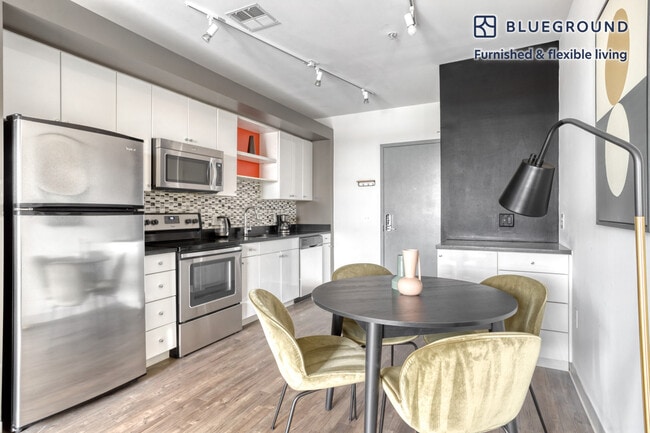 Photo - 318 I St NE Unit FL6-ID493