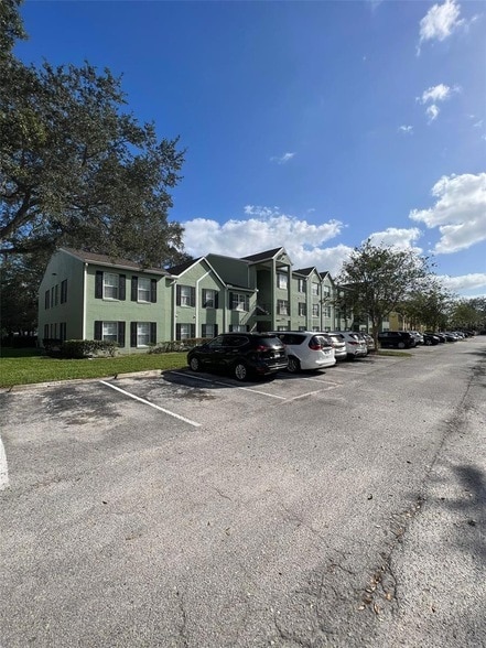 Building Photo - 2035 Dixie Belle Dr Unit 2035G