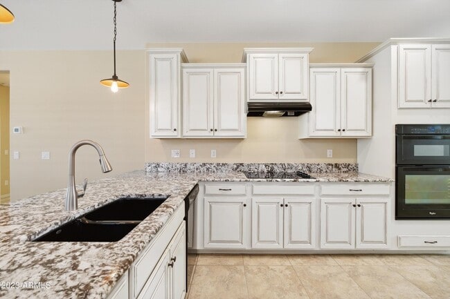 Photo - 2820 E Detroit St