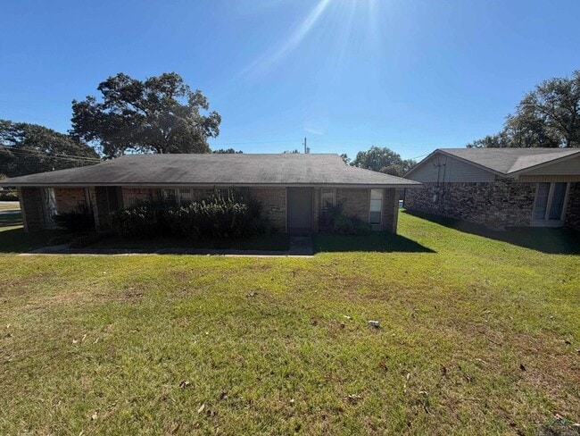 Building Photo - 1114 E Fairmont St