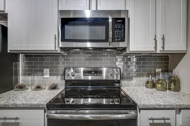 Photo - Riachi at One21