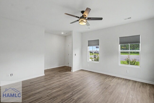 Photo - 137 Castaway Ct