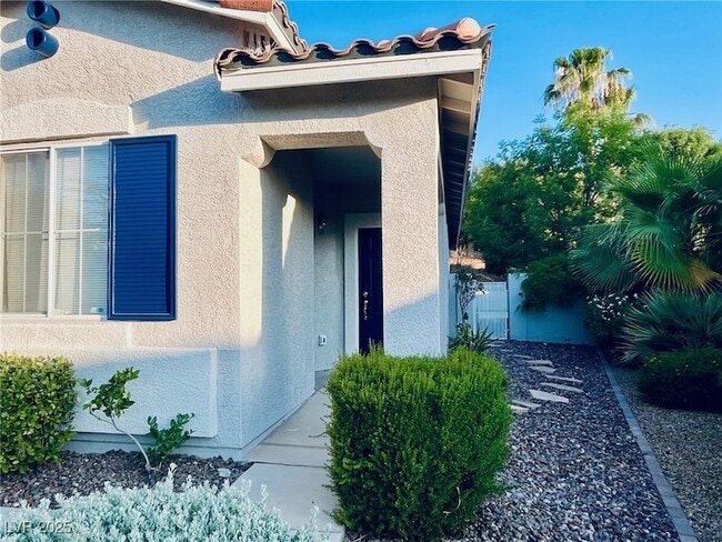 Photo - 2271 Surrey Meadows Ave