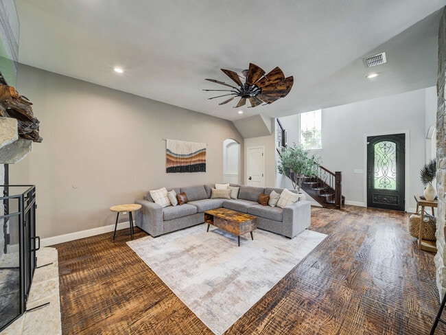 Building Photo - 200 Cove Dr Unit ID1035608P