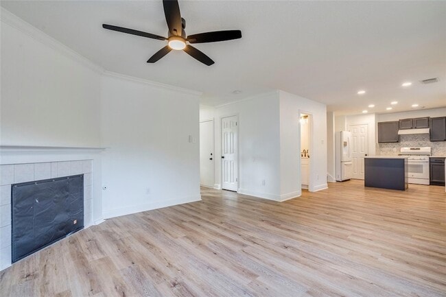 Photo - 1106 Hughmont Dr