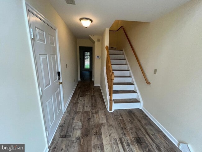 Photo - 401 Donelson Loop