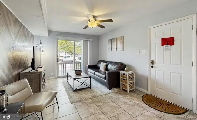 Photo - 105 Jamestown Rd Unit A