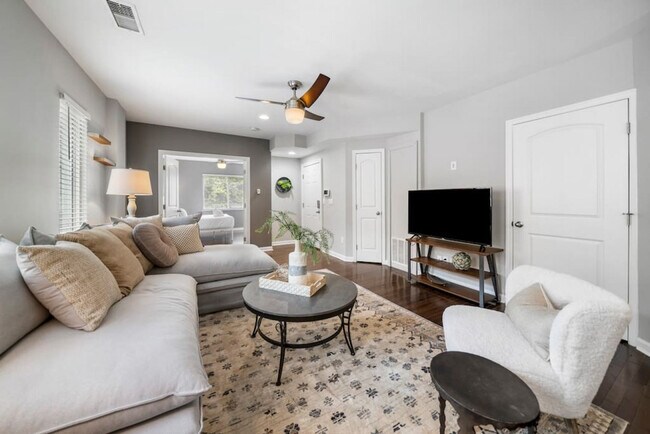 Photo - 2201 Reading Rd Unit ID1056114P