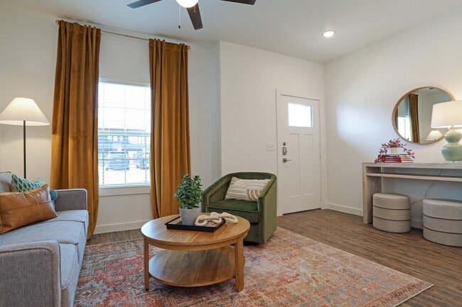 Building Photo - Leighton