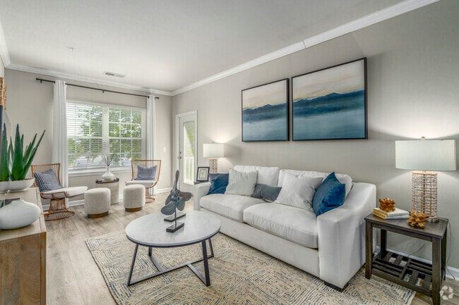 B1 2BR, 2BA - 1,200SF - Living Room - Elements at Rock Hill