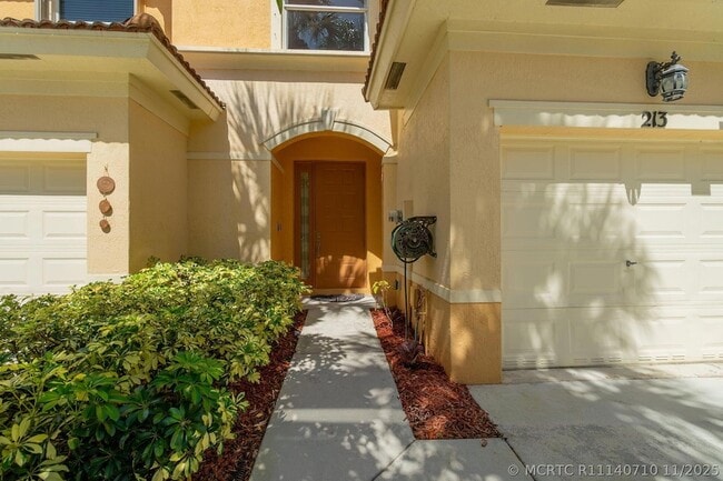 Photo - 213 River Bluff Ln